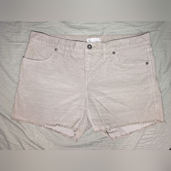 Carve Designs Oahu Corduroy Short 4" W8 Khaki - Picture 1 of 7